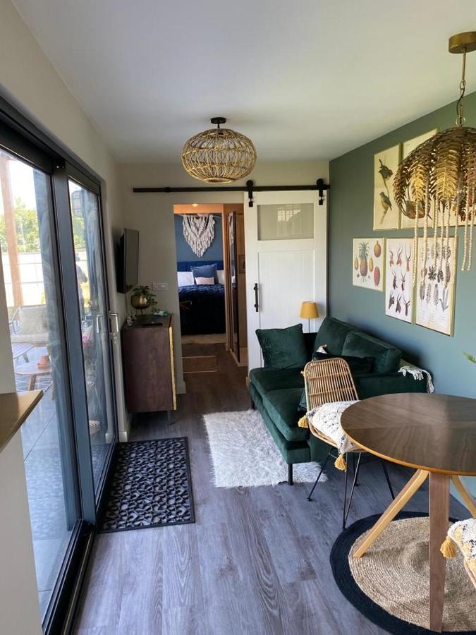 Hazy Hollow Apartment